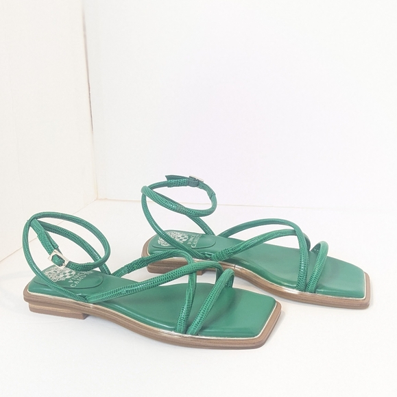 Vince Camuto Shoes - NWOT Vince Camuto leather Peshinda